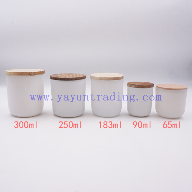 Wholesale 65ml 90ml 180ml 250ml 300ml frosted white candle jars and wooden lids