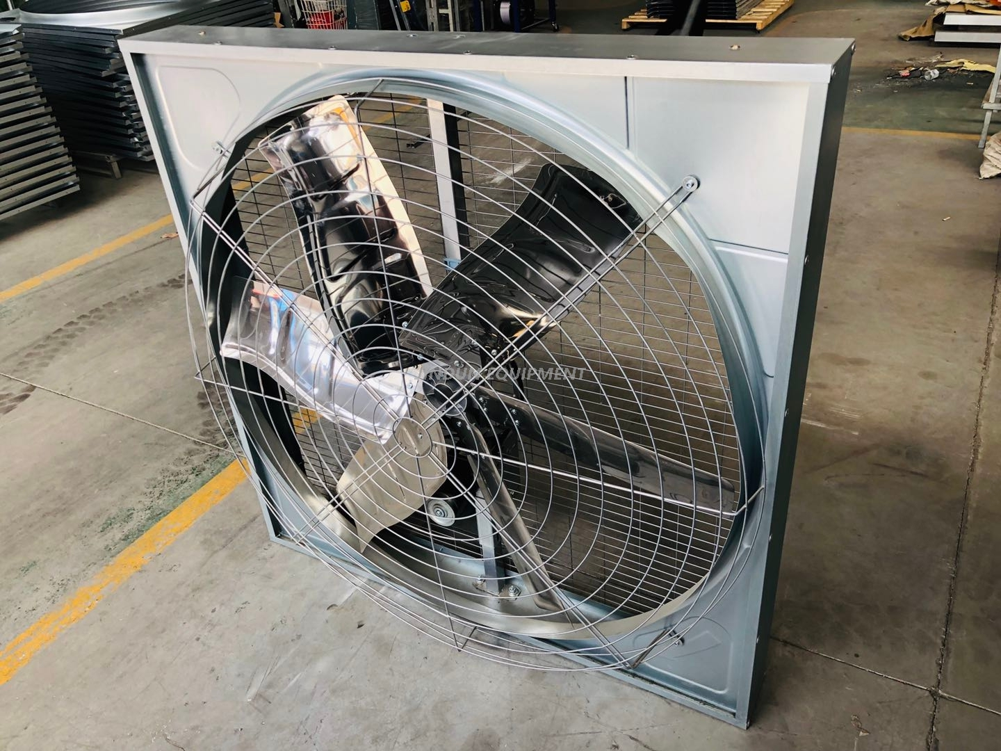 Hanging Type motor power cooling water fog spray fan for cow house greenhouse