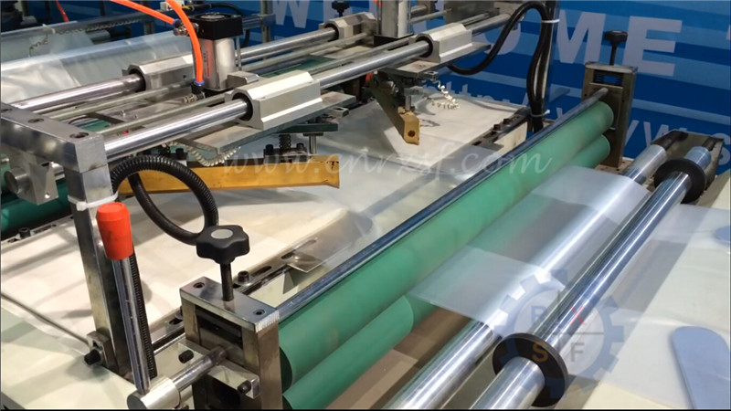 Sac inférieur carré semi-automatique faisant la machine