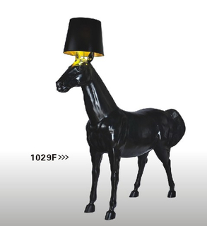 La lámpara de suelo decorativa del caballo para el hotel se enciende nuevamente (1029F)