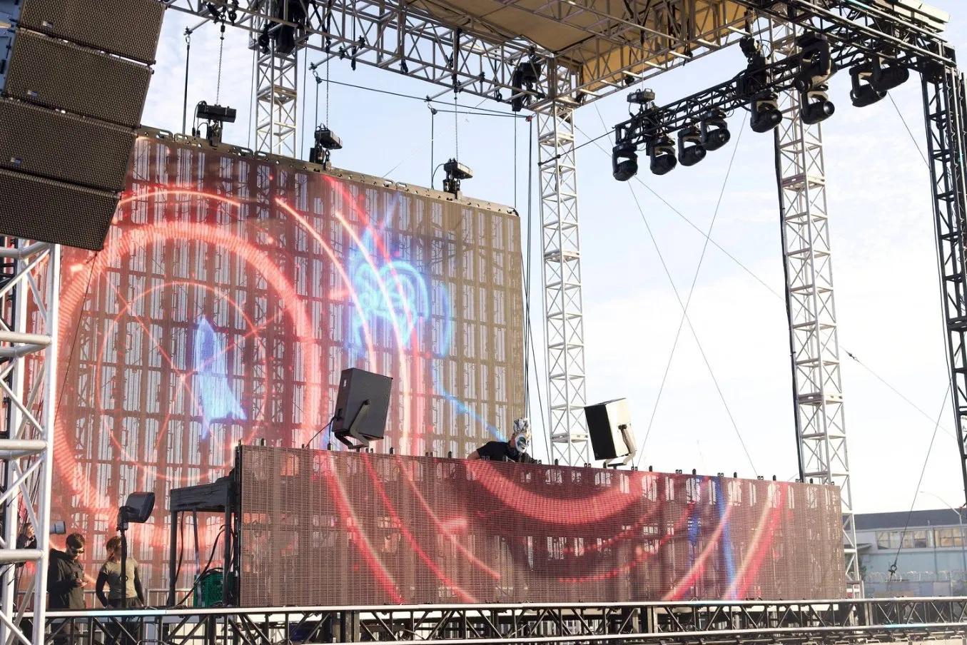 διαφανής οθόνη led ενοικίασης ινών άνθρακα live.jpg