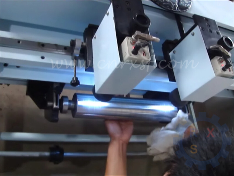 Flexographic printing plate mounter machine