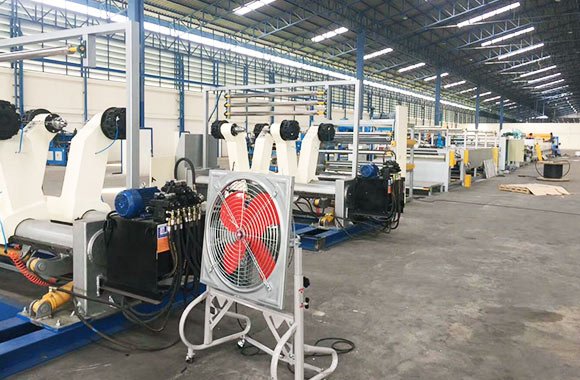 Máquina do núcleo do favo de mel & machine.jpg da laminação do favo de mel